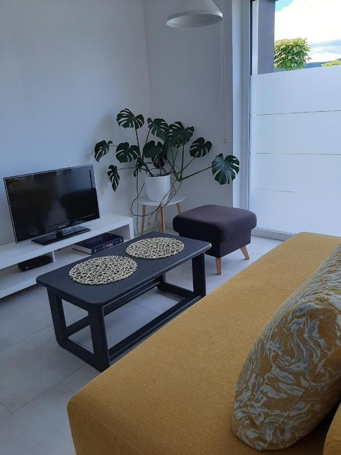 Green Bee Apartment Lesce  Εξωτερικό φωτογραφία