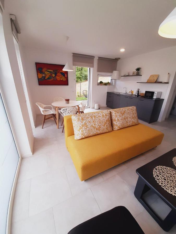 Green Bee Apartment Lesce  Εξωτερικό φωτογραφία